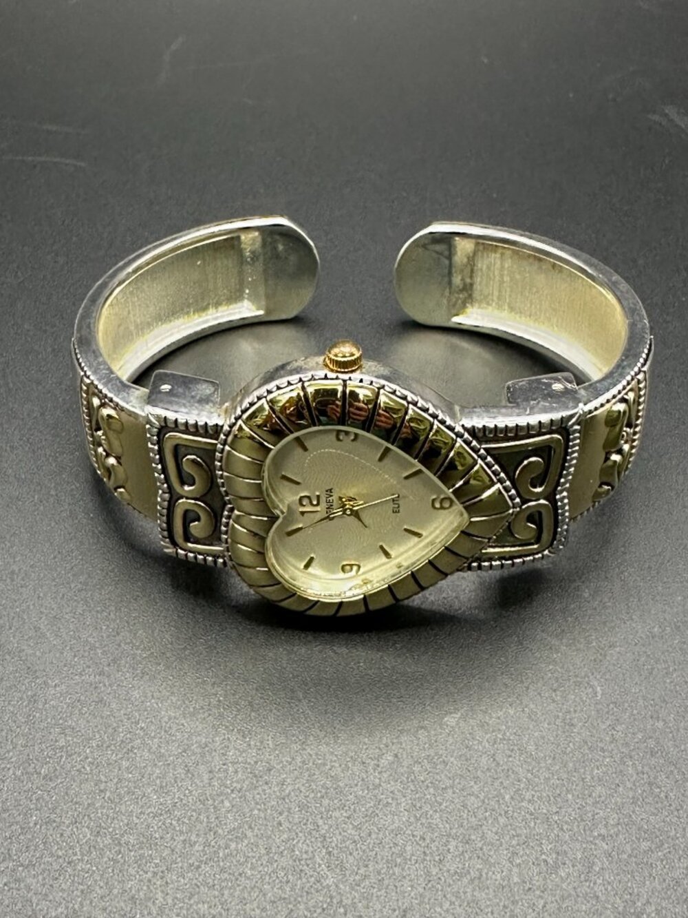 Geneva Elite Hinged Quartz Watch. New Battery - Picture 5 of 12